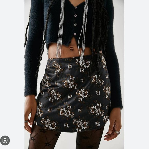 NWT Free People All Dressed Up Embroidered Floral Mini Skirt - Picture 1 of 4